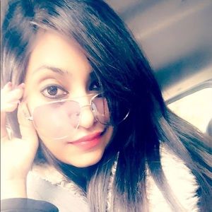 Meet your Posher, Kanika